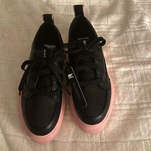 BRAND NEW- NEVER WORN SOREL
Caribou X Embossed Leather Platform Oxfords